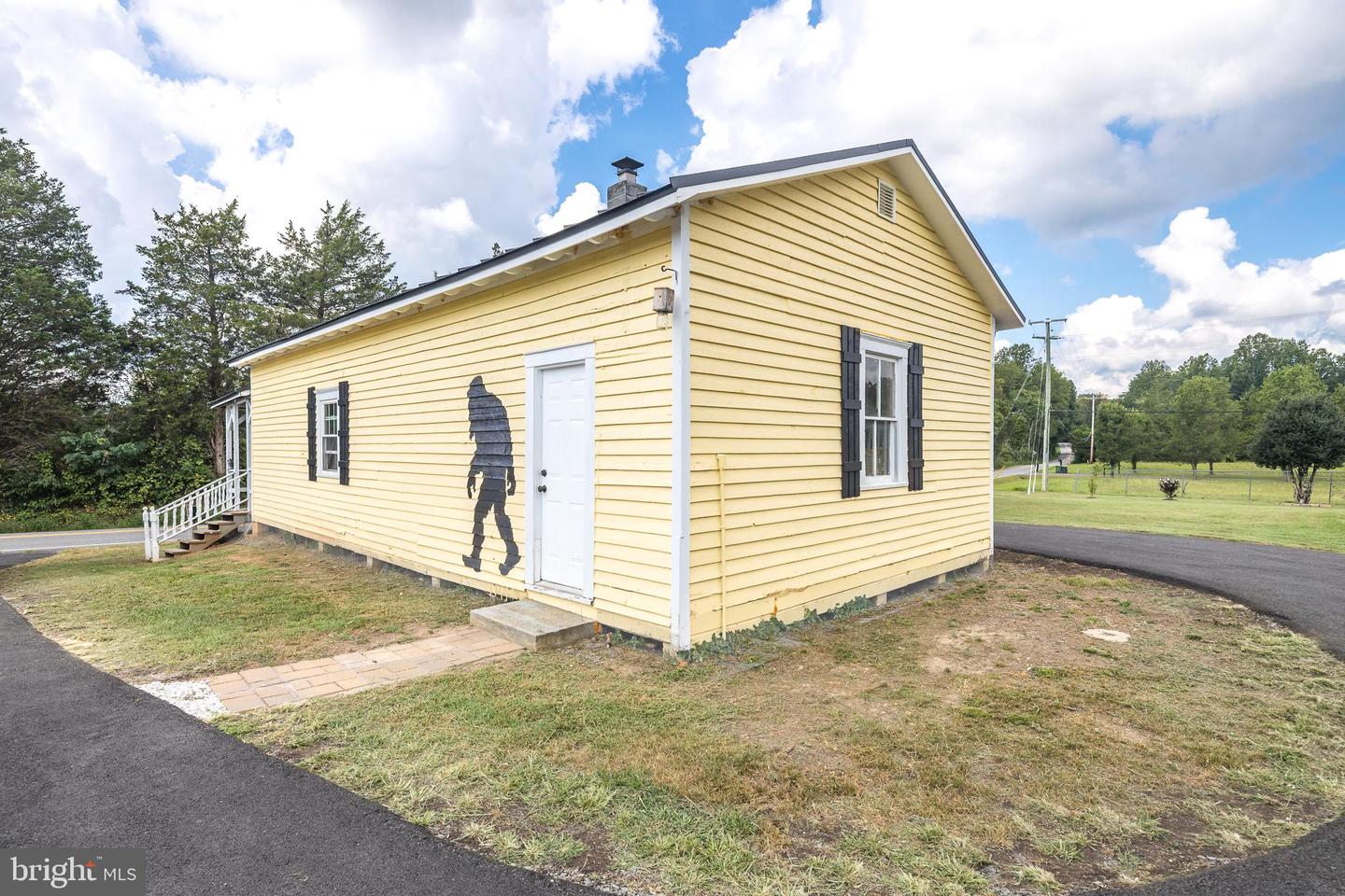 2534 POPLAR RD, FREDERICKSBURG, Virginia 22406, 3 Bedrooms Bedrooms, ,2 BathroomsBathrooms,Residential,For sale,2534 POPLAR RD,VAST2041750 MLS # VAST2041750