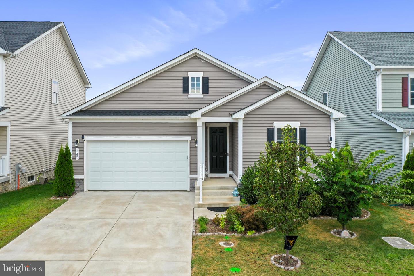128 NEVERMORE DR, WINCHESTER, Virginia 22602, 4 Bedrooms Bedrooms, ,3 BathroomsBathrooms,Residential,For sale,128 NEVERMORE DR,VAFV2036042 MLS # VAFV2036042