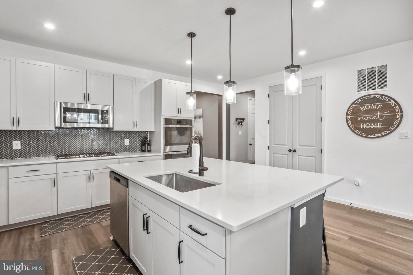 128 NEVERMORE DR, WINCHESTER, Virginia 22602, 4 Bedrooms Bedrooms, ,3 BathroomsBathrooms,Residential,For sale,128 NEVERMORE DR,VAFV2036042 MLS # VAFV2036042