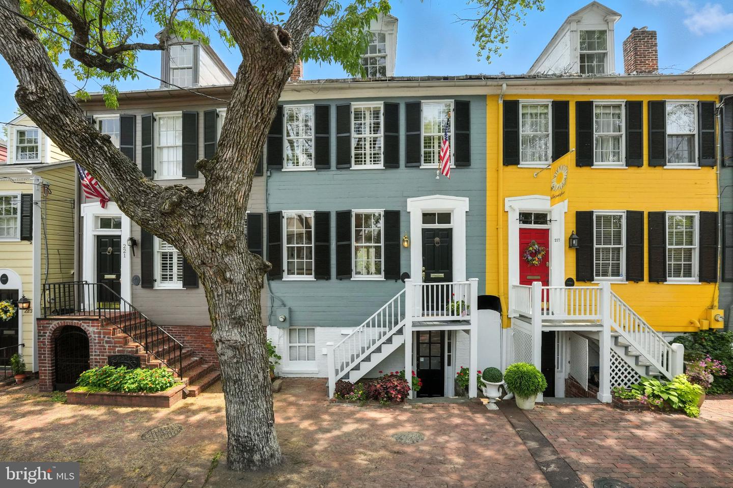 219 N PITT ST, ALEXANDRIA, Virginia 22314, 3 Bedrooms Bedrooms, ,2 BathroomsBathrooms,Residential,For sale,219 N PITT ST,VAAX2048522 MLS # VAAX2048522