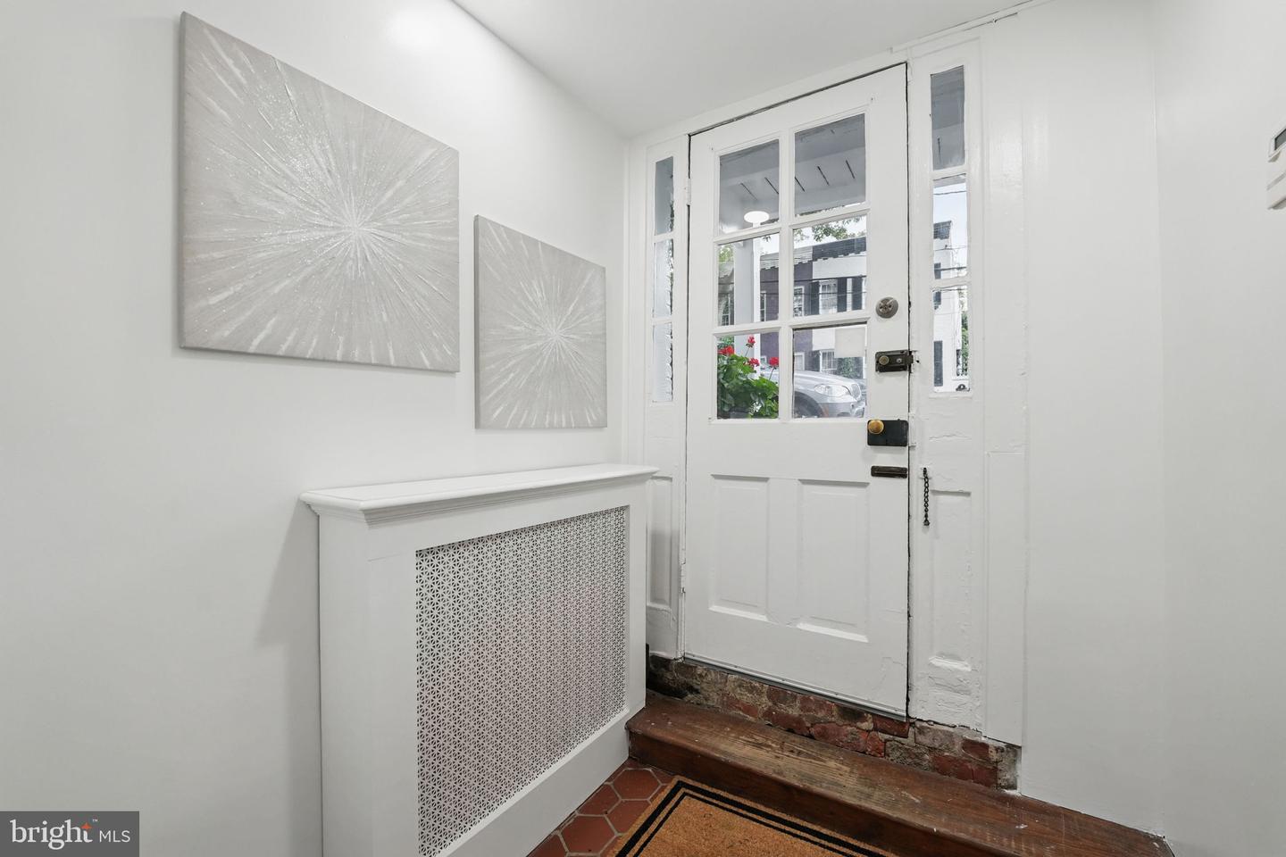 219 N PITT ST, ALEXANDRIA, Virginia 22314, 3 Bedrooms Bedrooms, ,2 BathroomsBathrooms,Residential,For sale,219 N PITT ST,VAAX2048522 MLS # VAAX2048522