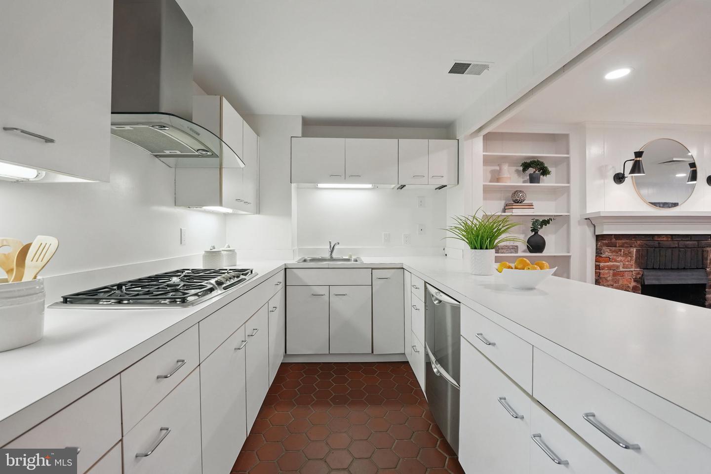 219 N PITT ST, ALEXANDRIA, Virginia 22314, 3 Bedrooms Bedrooms, ,2 BathroomsBathrooms,Residential,For sale,219 N PITT ST,VAAX2048522 MLS # VAAX2048522