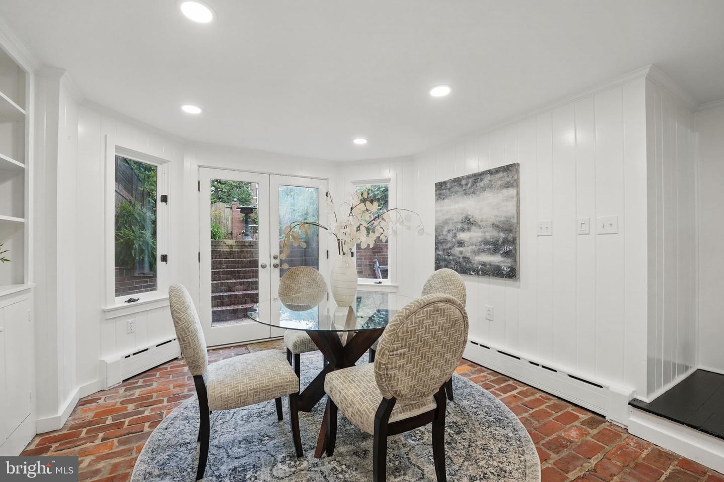 219 N PITT ST, ALEXANDRIA, Virginia 22314, 3 Bedrooms Bedrooms, ,2 BathroomsBathrooms,Residential,For sale,219 N PITT ST,VAAX2048522 MLS # VAAX2048522