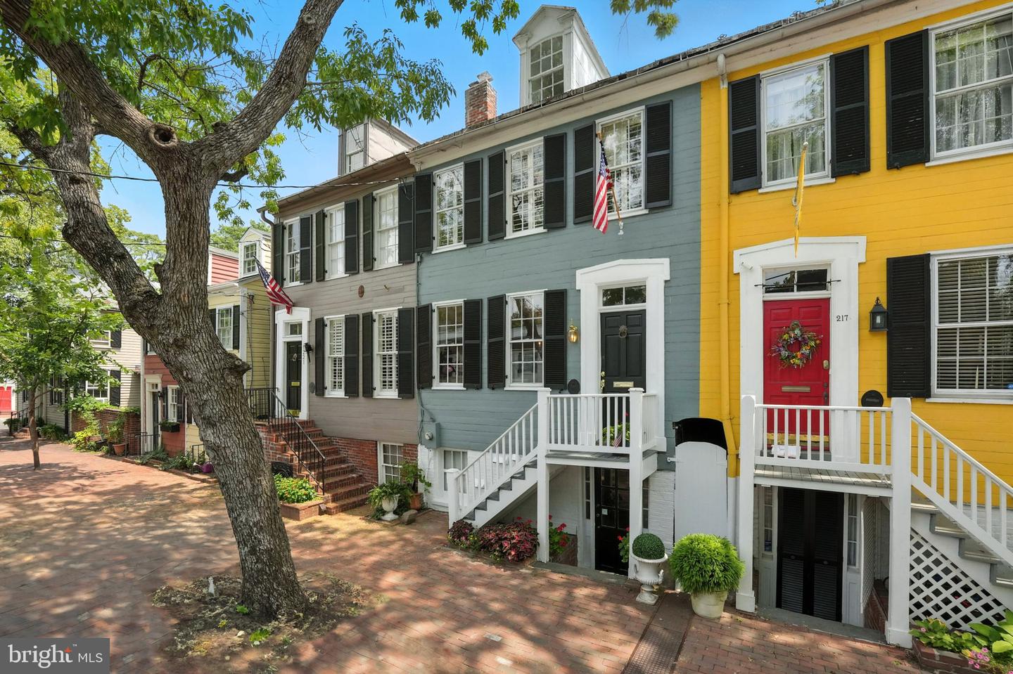219 N PITT ST, ALEXANDRIA, Virginia 22314, 3 Bedrooms Bedrooms, ,2 BathroomsBathrooms,Residential,For sale,219 N PITT ST,VAAX2048522 MLS # VAAX2048522