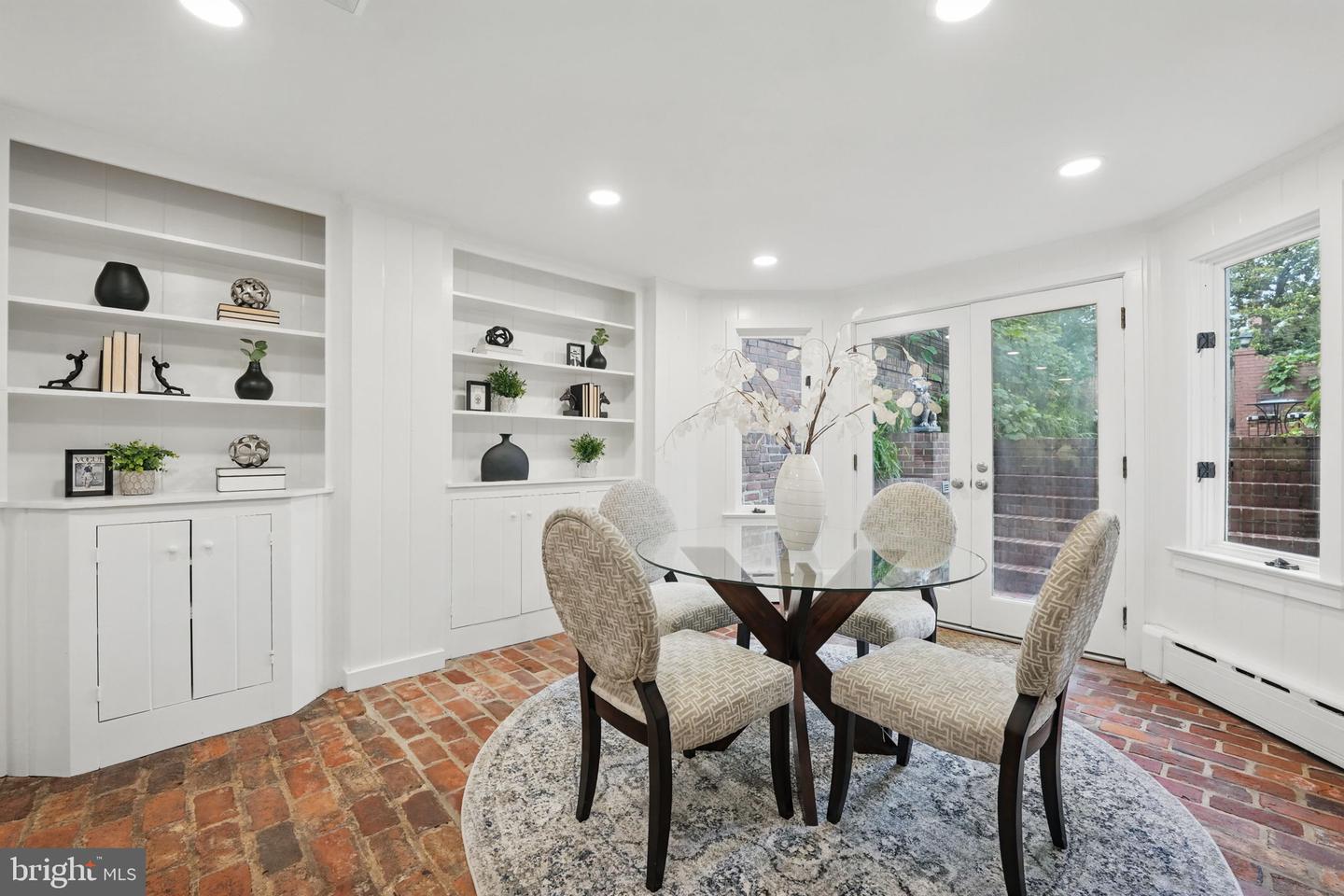 219 N PITT ST, ALEXANDRIA, Virginia 22314, 3 Bedrooms Bedrooms, ,2 BathroomsBathrooms,Residential,For sale,219 N PITT ST,VAAX2048522 MLS # VAAX2048522