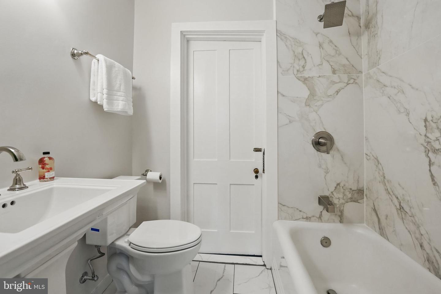 219 N PITT ST, ALEXANDRIA, Virginia 22314, 3 Bedrooms Bedrooms, ,2 BathroomsBathrooms,Residential,For sale,219 N PITT ST,VAAX2048522 MLS # VAAX2048522