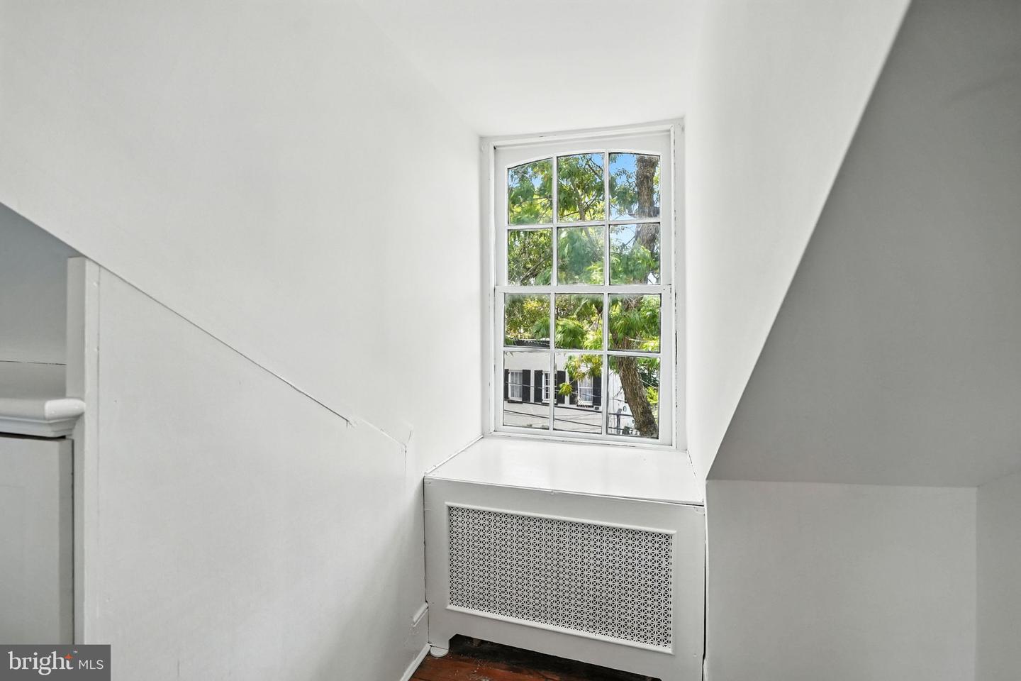 219 N PITT ST, ALEXANDRIA, Virginia 22314, 3 Bedrooms Bedrooms, ,2 BathroomsBathrooms,Residential,For sale,219 N PITT ST,VAAX2048522 MLS # VAAX2048522