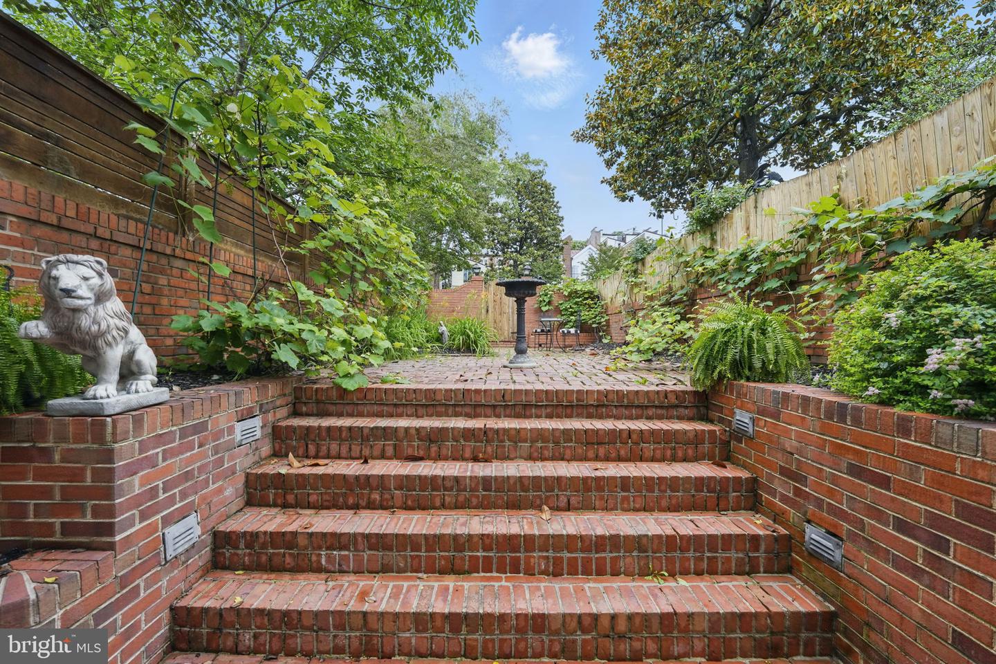 219 N PITT ST, ALEXANDRIA, Virginia 22314, 3 Bedrooms Bedrooms, ,2 BathroomsBathrooms,Residential,For sale,219 N PITT ST,VAAX2048522 MLS # VAAX2048522