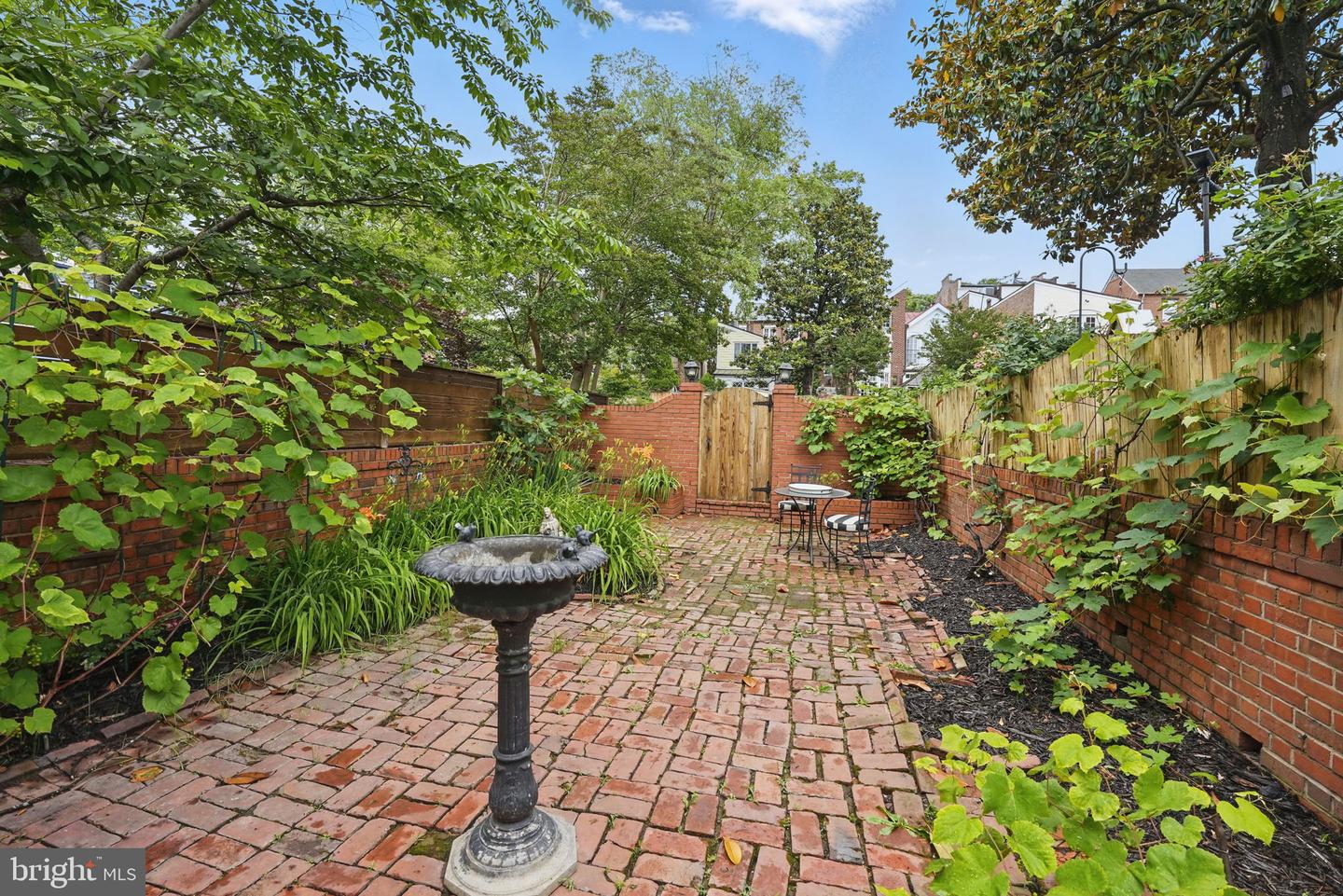 219 N PITT ST, ALEXANDRIA, Virginia 22314, 3 Bedrooms Bedrooms, ,2 BathroomsBathrooms,Residential,For sale,219 N PITT ST,VAAX2048522 MLS # VAAX2048522