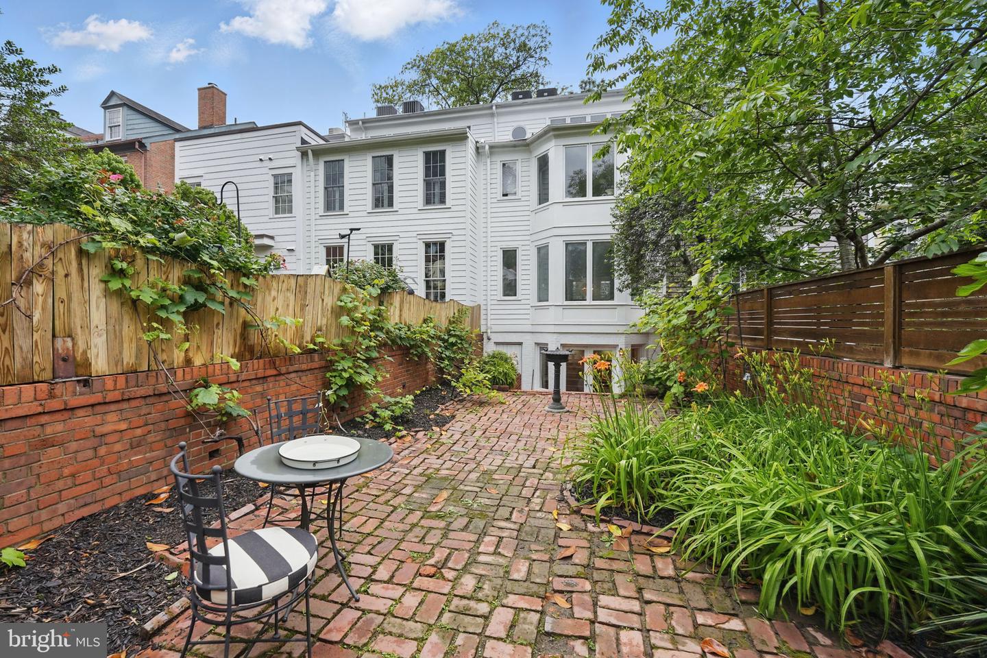 219 N PITT ST, ALEXANDRIA, Virginia 22314, 3 Bedrooms Bedrooms, ,2 BathroomsBathrooms,Residential,For sale,219 N PITT ST,VAAX2048522 MLS # VAAX2048522