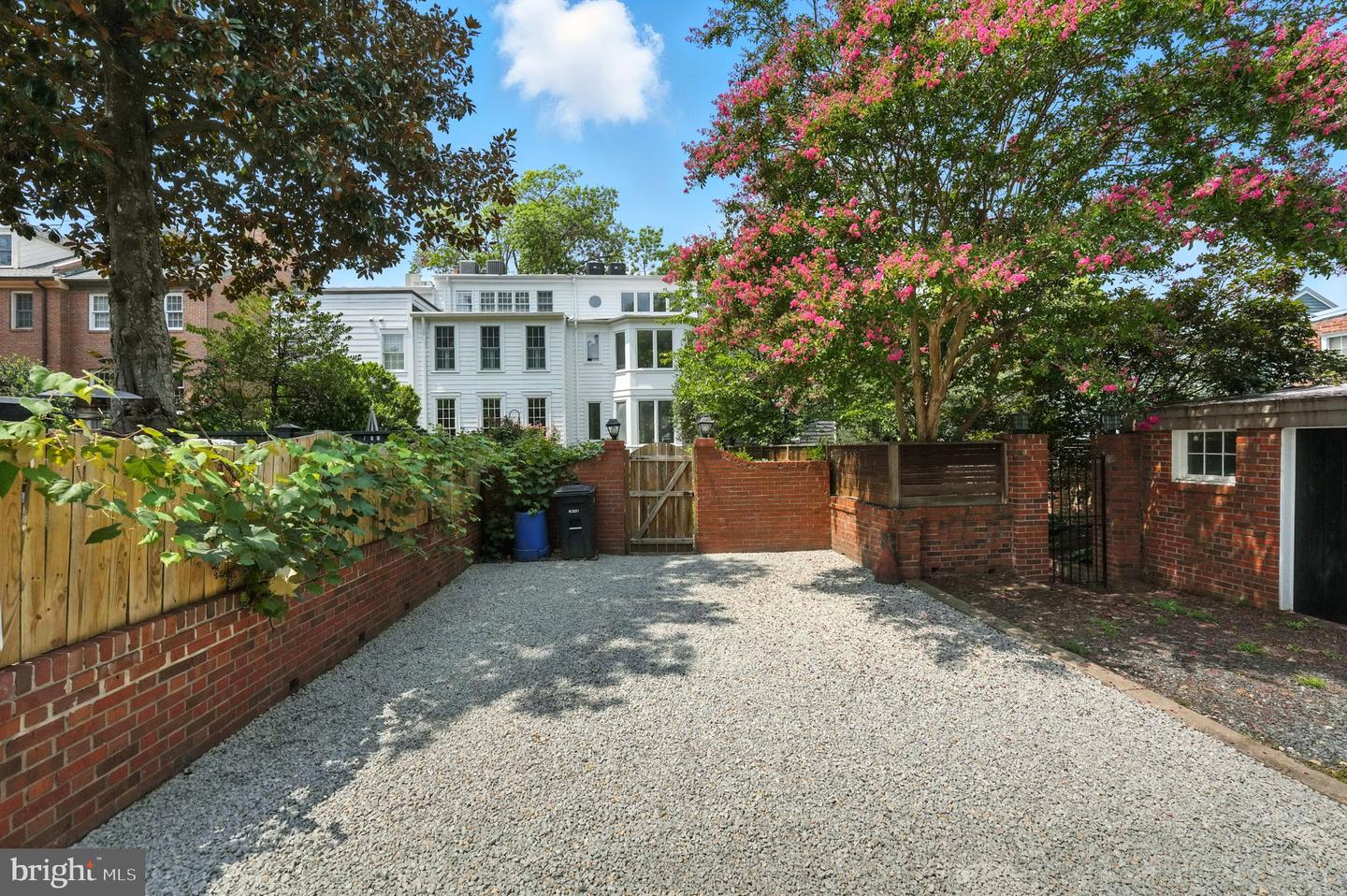 219 N PITT ST, ALEXANDRIA, Virginia 22314, 3 Bedrooms Bedrooms, ,2 BathroomsBathrooms,Residential,For sale,219 N PITT ST,VAAX2048522 MLS # VAAX2048522