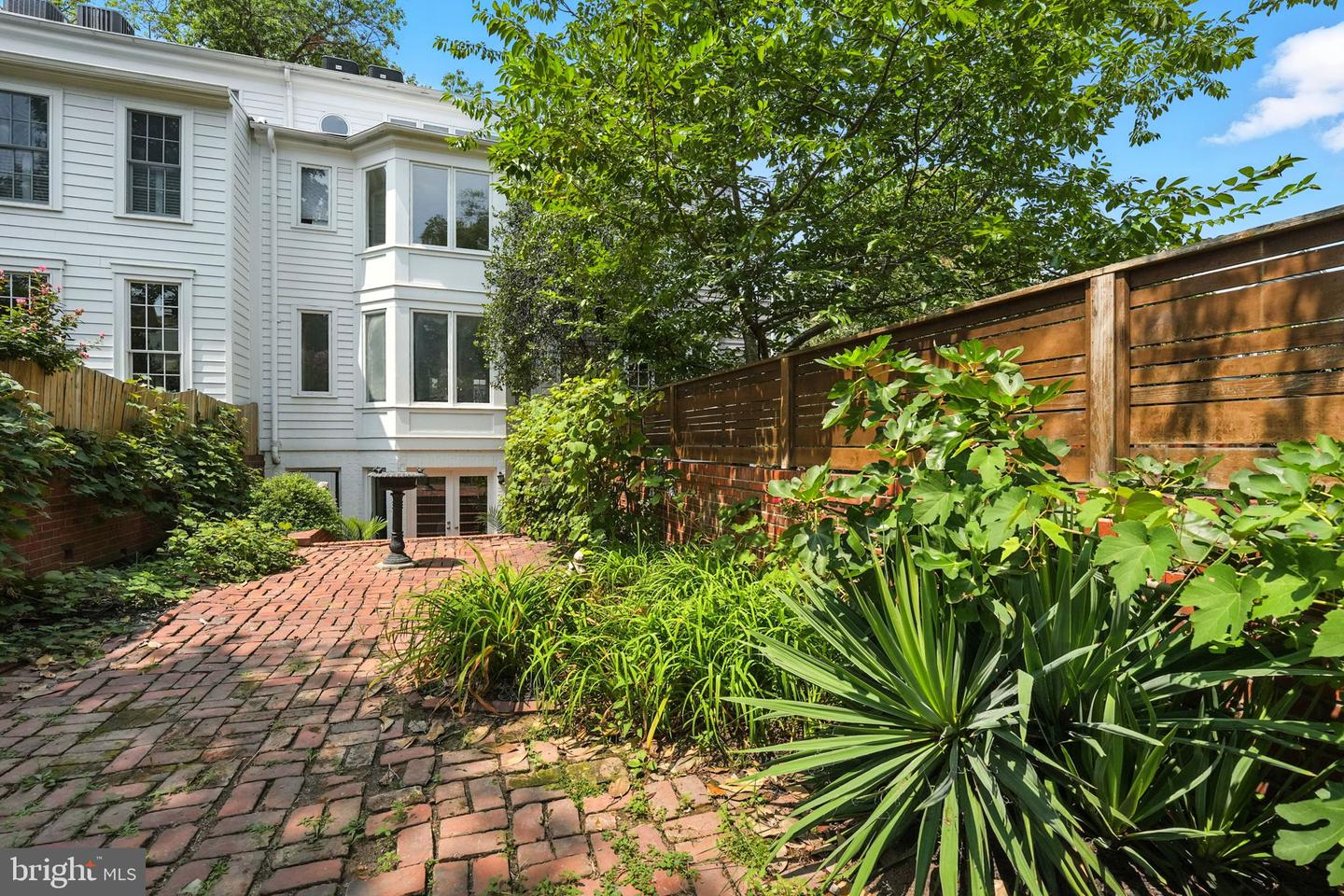 219 N PITT ST, ALEXANDRIA, Virginia 22314, 3 Bedrooms Bedrooms, ,2 BathroomsBathrooms,Residential,For sale,219 N PITT ST,VAAX2048522 MLS # VAAX2048522