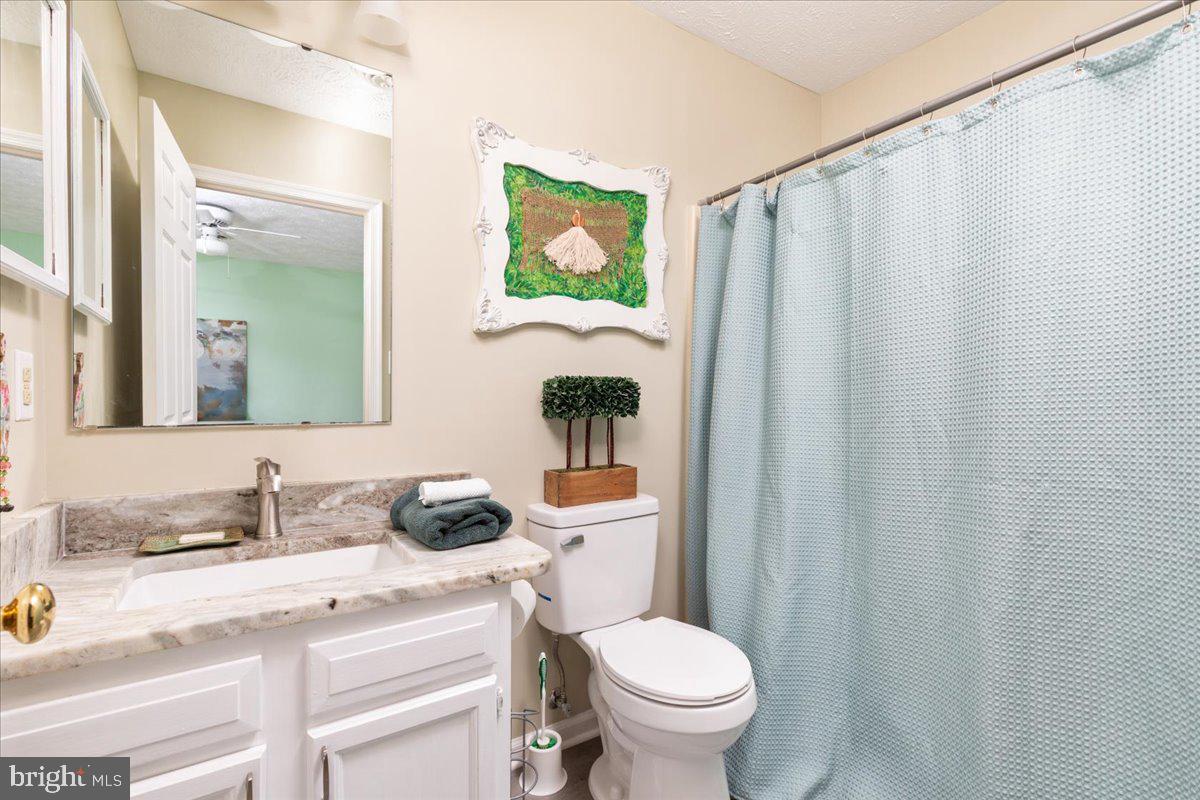 123 JULEE DR, WINCHESTER, Virginia 22602, 3 Bedrooms Bedrooms, ,3 BathroomsBathrooms,Residential,For sale,123 JULEE DR,VAFV2036054 MLS # VAFV2036054