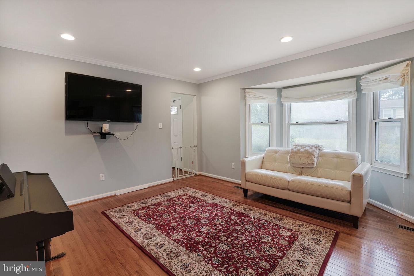3015 STEVEN MARTIN DR, FAIRFAX, Virginia 22031, 5 Bedrooms Bedrooms, ,3 BathroomsBathrooms,Residential,For sale,3015 STEVEN MARTIN DR,VAFX2261078 MLS # VAFX2261078