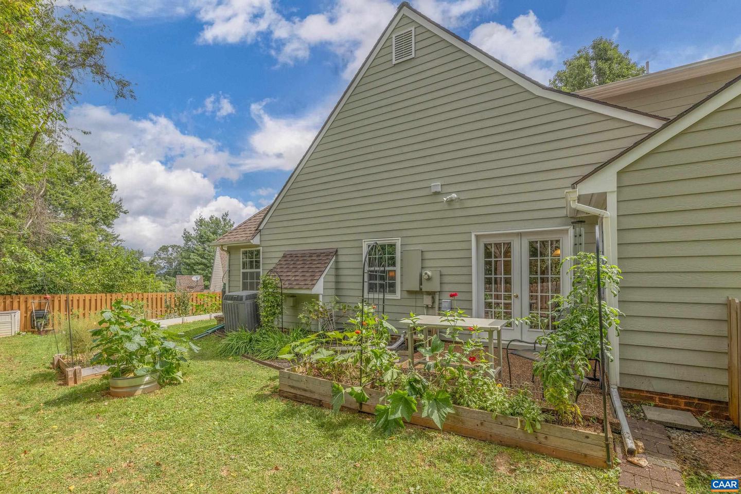 1254 CLOVER RIDGE PL, CHARLOTTESVILLE, Virginia 22901, 3 Bedrooms Bedrooms, ,2 BathroomsBathrooms,Residential,For sale,1254 CLOVER RIDGE PL,667863 MLS # 667863