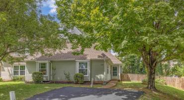 1254 CLOVER RIDGE PL, CHARLOTTESVILLE, Virginia 22901, 3 Bedrooms Bedrooms, ,2 BathroomsBathrooms,Residential,For sale,1254 CLOVER RIDGE PL,667863 MLS # 667863