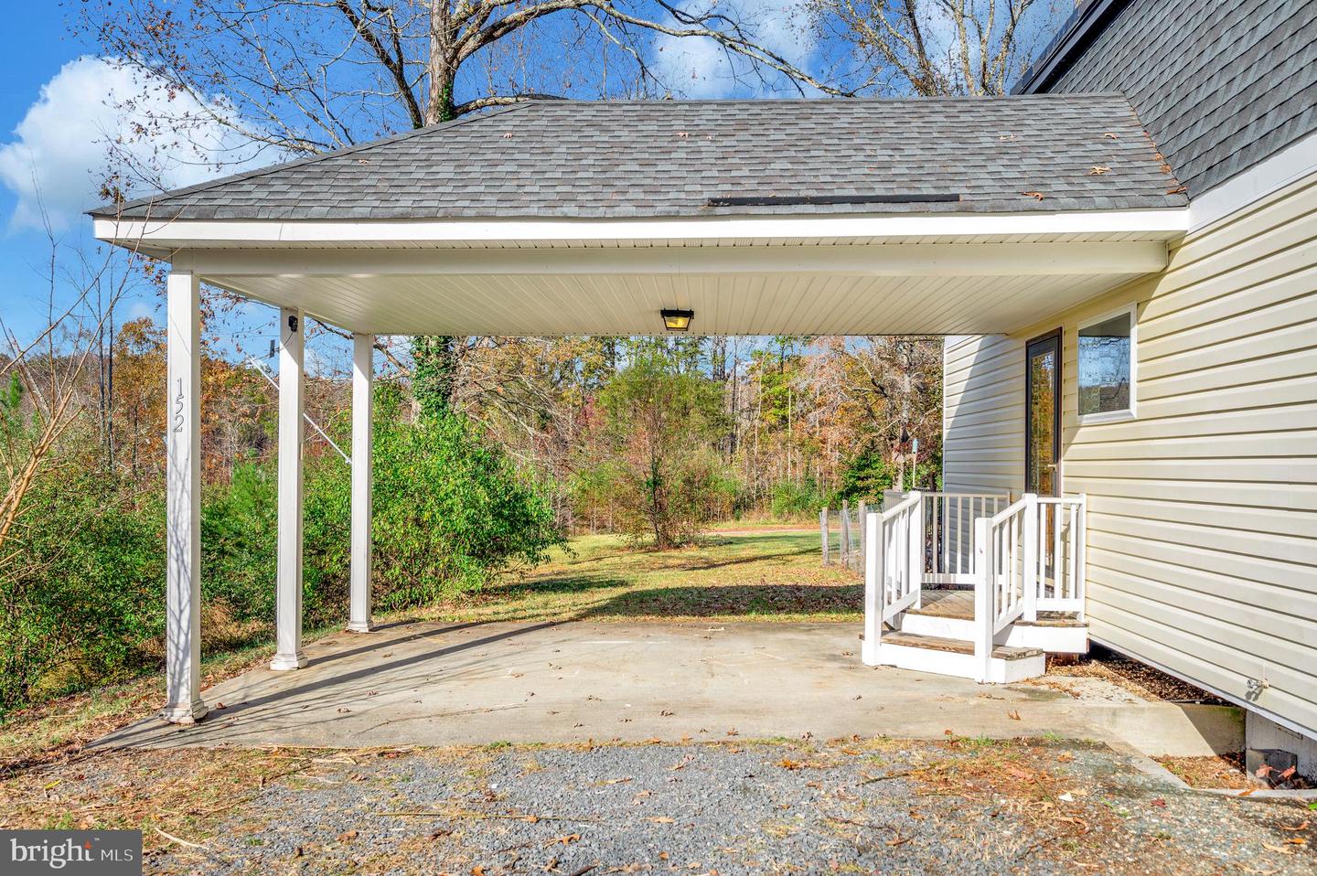 152 BAYS FARM DR, LOUISA, Virginia 23093, 3 Bedrooms Bedrooms, ,2 BathroomsBathrooms,Residential,For sale,152 BAYS FARM DR,VALA2008430 MLS # VALA2008430