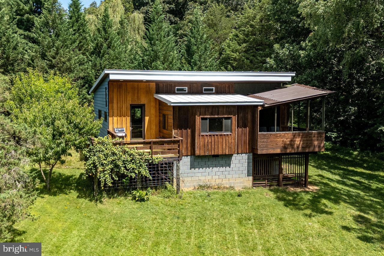606 RIVERSIDE DR, LURAY, Virginia 22835, 1 Bedroom Bedrooms, ,1 BathroomBathrooms,Residential,For sale,606 RIVERSIDE DR,VAPA2005272 MLS # VAPA2005272