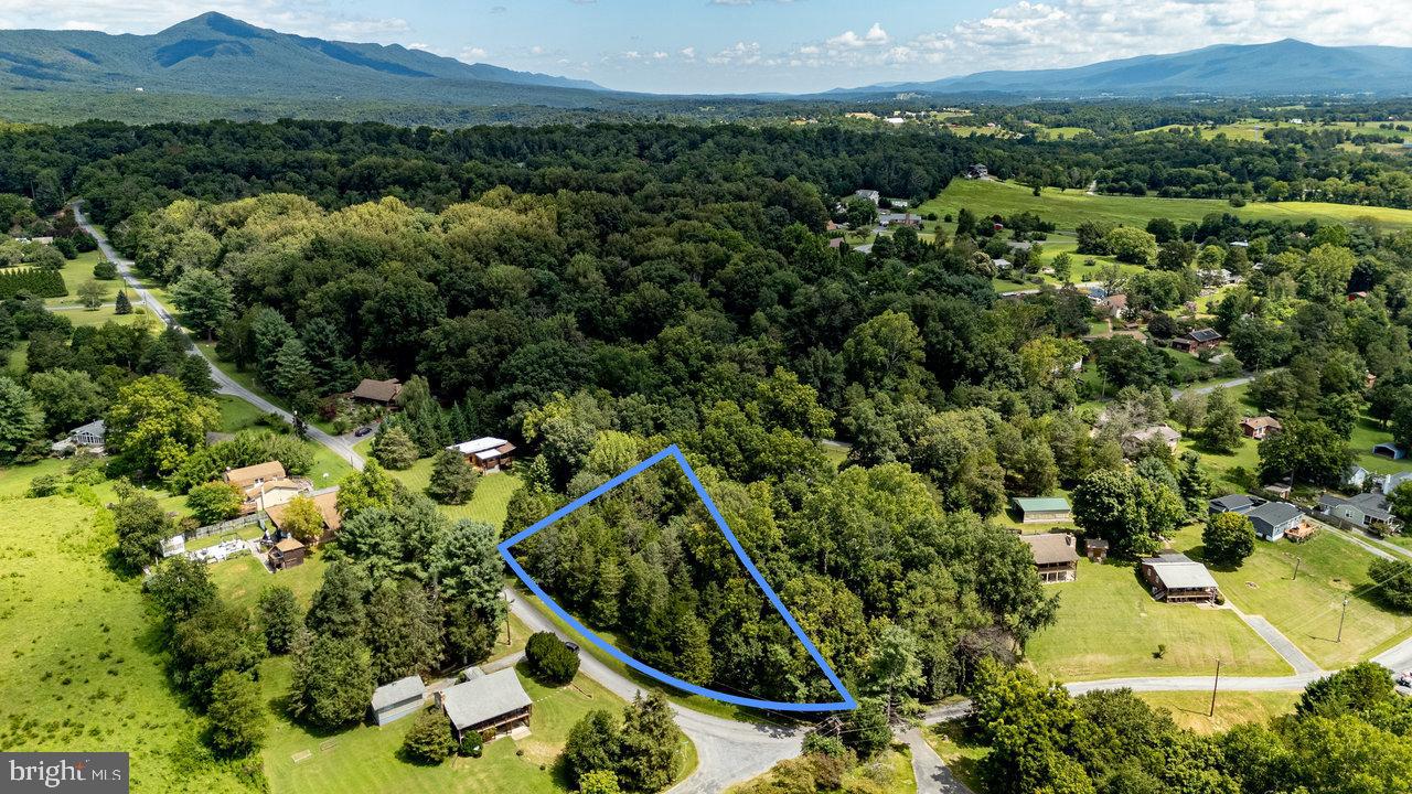 606 RIVERSIDE DR, LURAY, Virginia 22835, 1 Bedroom Bedrooms, ,1 BathroomBathrooms,Residential,For sale,606 RIVERSIDE DR,VAPA2005272 MLS # VAPA2005272