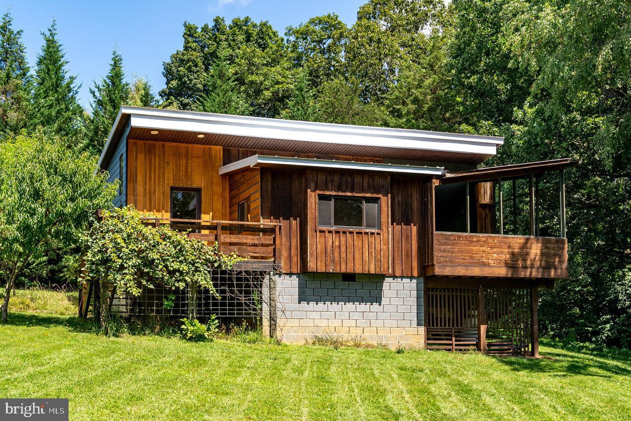 606 RIVERSIDE DR, LURAY, Virginia 22835, 1 Bedroom Bedrooms, ,1 BathroomBathrooms,Residential,For sale,606 RIVERSIDE DR,VAPA2005272 MLS # VAPA2005272