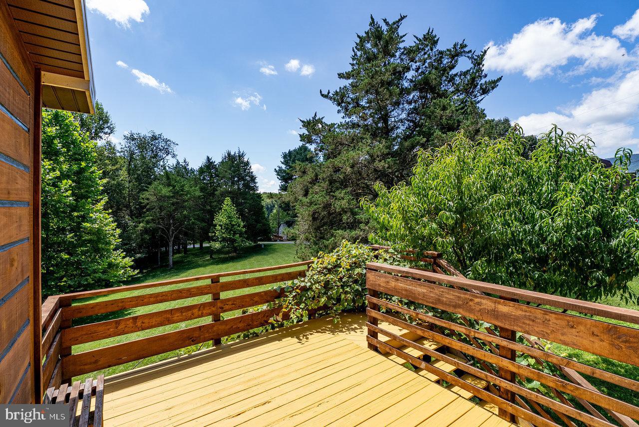 606 RIVERSIDE DR, LURAY, Virginia 22835, 1 Bedroom Bedrooms, ,1 BathroomBathrooms,Residential,For sale,606 RIVERSIDE DR,VAPA2005272 MLS # VAPA2005272