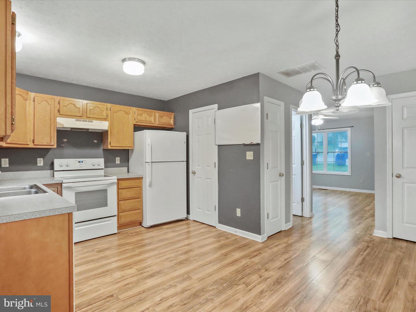 462 CHERRYDALE AVE, FRONT ROYAL, Virginia 22630, 2 Bedrooms Bedrooms, 8 Rooms Rooms,2 BathroomsBathrooms,Residential,For sale,462 CHERRYDALE AVE,VAWR2011984 MLS # VAWR2011984