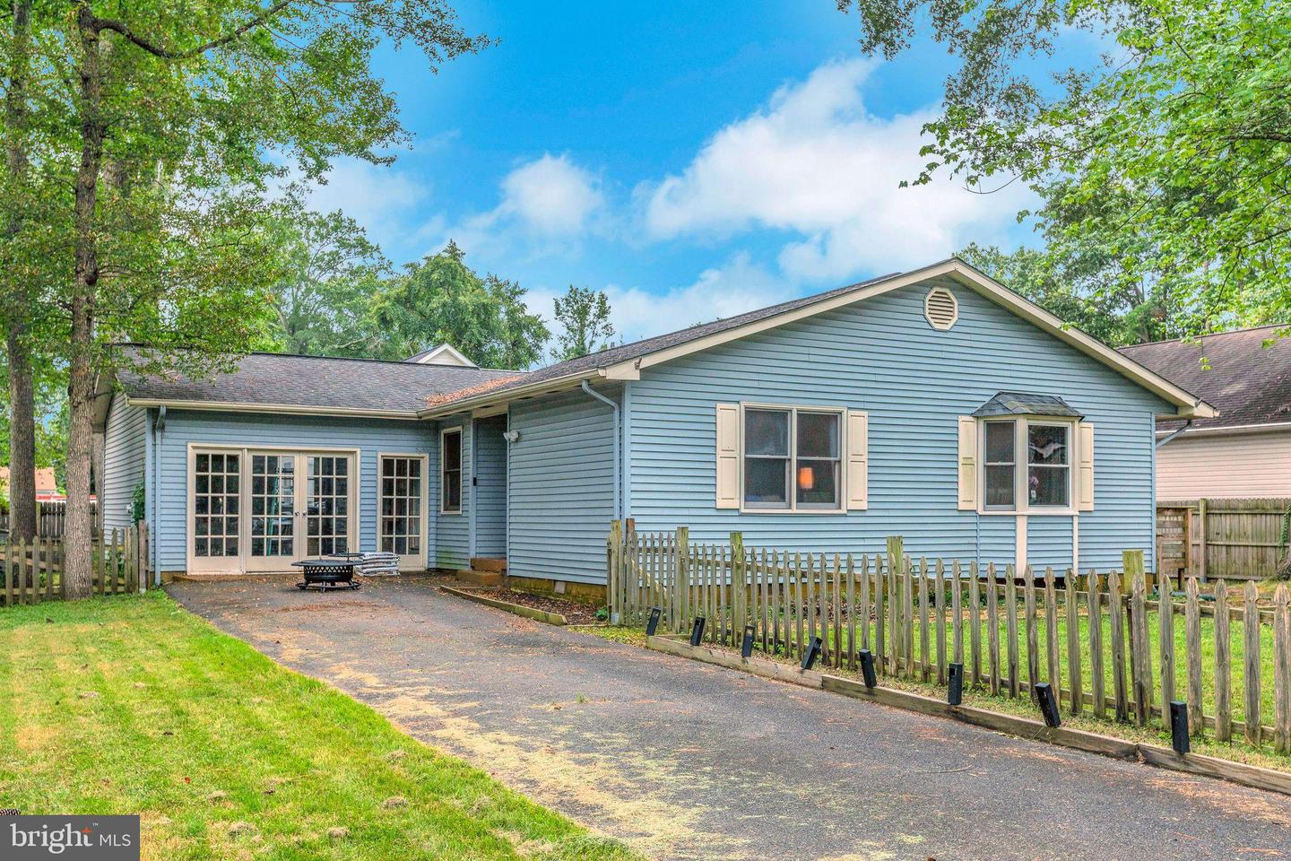 128 7TH ST, COLONIAL BEACH, Virginia 22443, 3 Bedrooms Bedrooms, 5 Rooms Rooms,2 BathroomsBathrooms,Residential,For sale,128 7TH ST,VAWE2009576 MLS # VAWE2009576