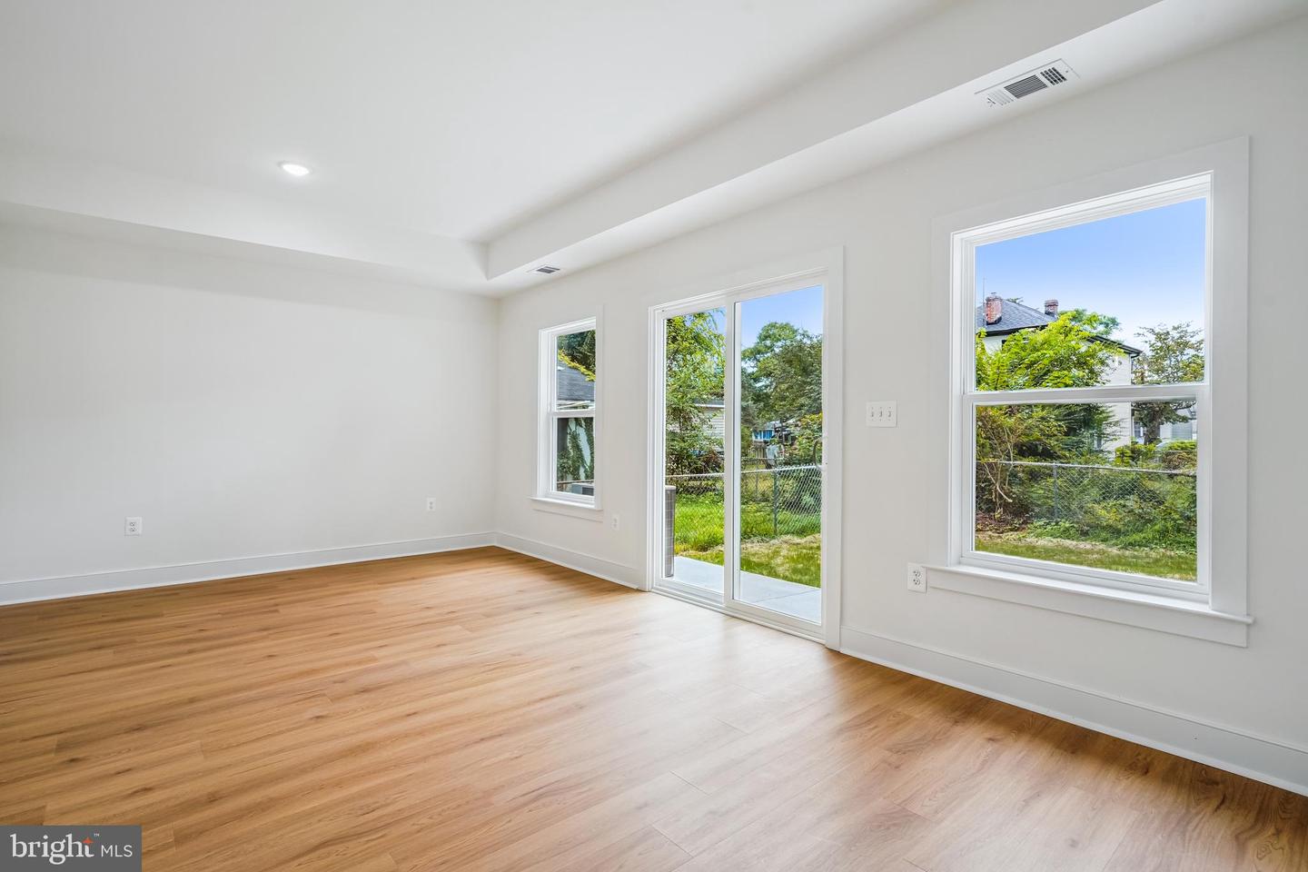 215 MCKINNEY ST, FREDERICKSBURG, Virginia 22401, 3 Bedrooms Bedrooms, ,2 BathroomsBathrooms,Residential,For sale,215 MCKINNEY ST,VAFB2008794 MLS # VAFB2008794
