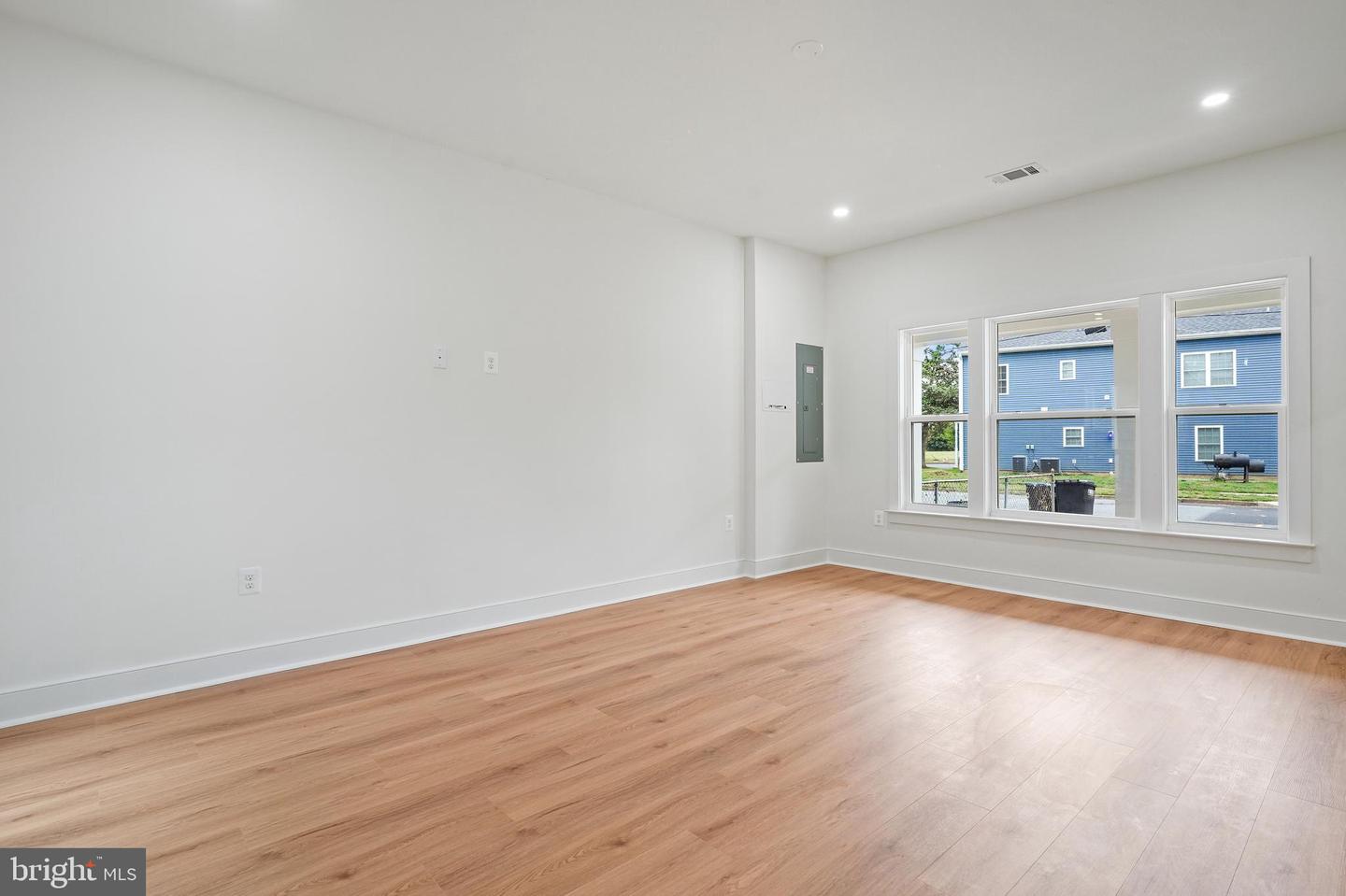 215 MCKINNEY ST, FREDERICKSBURG, Virginia 22401, 3 Bedrooms Bedrooms, ,2 BathroomsBathrooms,Residential,For sale,215 MCKINNEY ST,VAFB2008794 MLS # VAFB2008794