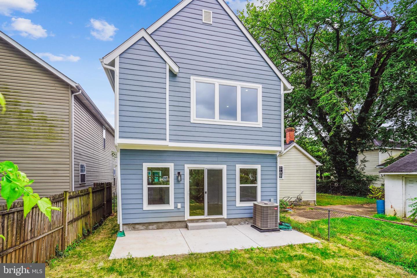 215 MCKINNEY ST, FREDERICKSBURG, Virginia 22401, 3 Bedrooms Bedrooms, ,2 BathroomsBathrooms,Residential,For sale,215 MCKINNEY ST,VAFB2008794 MLS # VAFB2008794