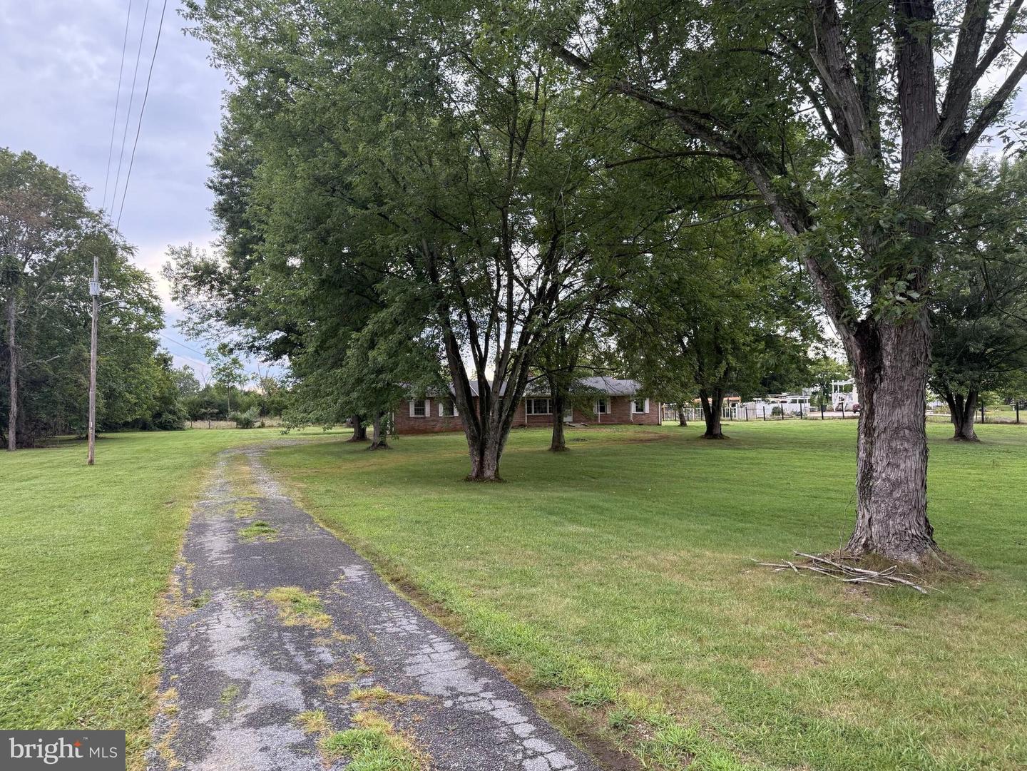 667 CRUMS CHURCH RD, BERRYVILLE, Virginia 22611, 3 Bedrooms Bedrooms, ,2 BathroomsBathrooms,Residential,For sale,667 CRUMS CHURCH RD,VACL2005976 MLS # VACL2005976