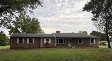 667 CRUMS CHURCH RD, BERRYVILLE, Virginia 22611, 3 Bedrooms Bedrooms, ,2 BathroomsBathrooms,Residential,For sale,667 CRUMS CHURCH RD,VACL2005976 MLS # VACL2005976