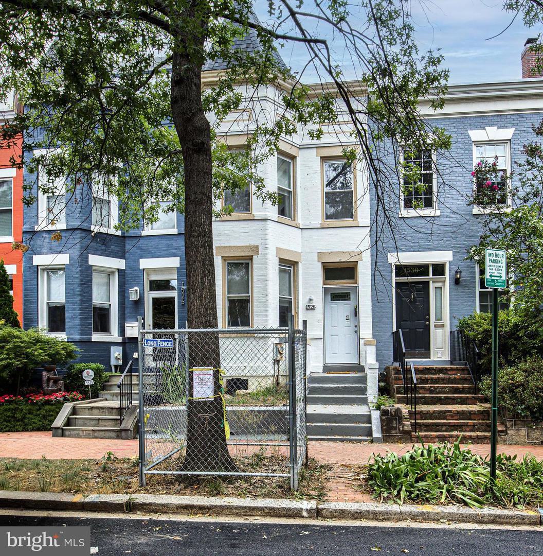1528 E ST SE, WASHINGTON, District Of Columbia 20003, 3 Bedrooms Bedrooms, ,1 BathroomBathrooms,Residential,For sale,1528 E ST SE,DCDC2215554 MLS # DCDC2215554