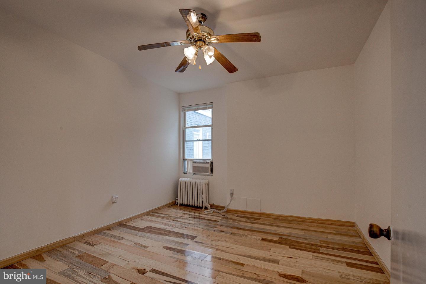 1528 E ST SE, WASHINGTON, District Of Columbia 20003, 3 Bedrooms Bedrooms, ,1 BathroomBathrooms,Residential,For sale,1528 E ST SE,DCDC2215554 MLS # DCDC2215554