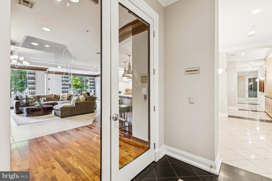 12000 MARKET ST #152, RESTON, Virginia 20190, 2 Bedrooms Bedrooms, ,2 BathroomsBathrooms,Residential,For sale,12000 MARKET ST #152,VAFX2261892 MLS # VAFX2261892