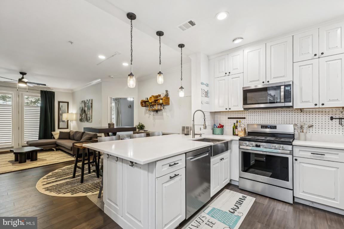 12000 MARKET ST #152, RESTON, Virginia 20190, 2 Bedrooms Bedrooms, ,2 BathroomsBathrooms,Residential,For sale,12000 MARKET ST #152,VAFX2261892 MLS # VAFX2261892