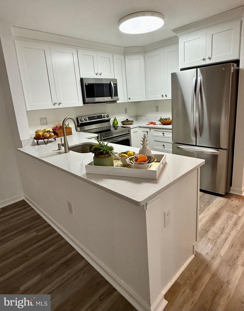 6903 VICTORIA DR #F, ALEXANDRIA, Virginia 22310, 2 Bedrooms Bedrooms, ,2 BathroomsBathrooms,Residential,For sale,6903 VICTORIA DR #F,VAFX2261982 MLS # VAFX2261982