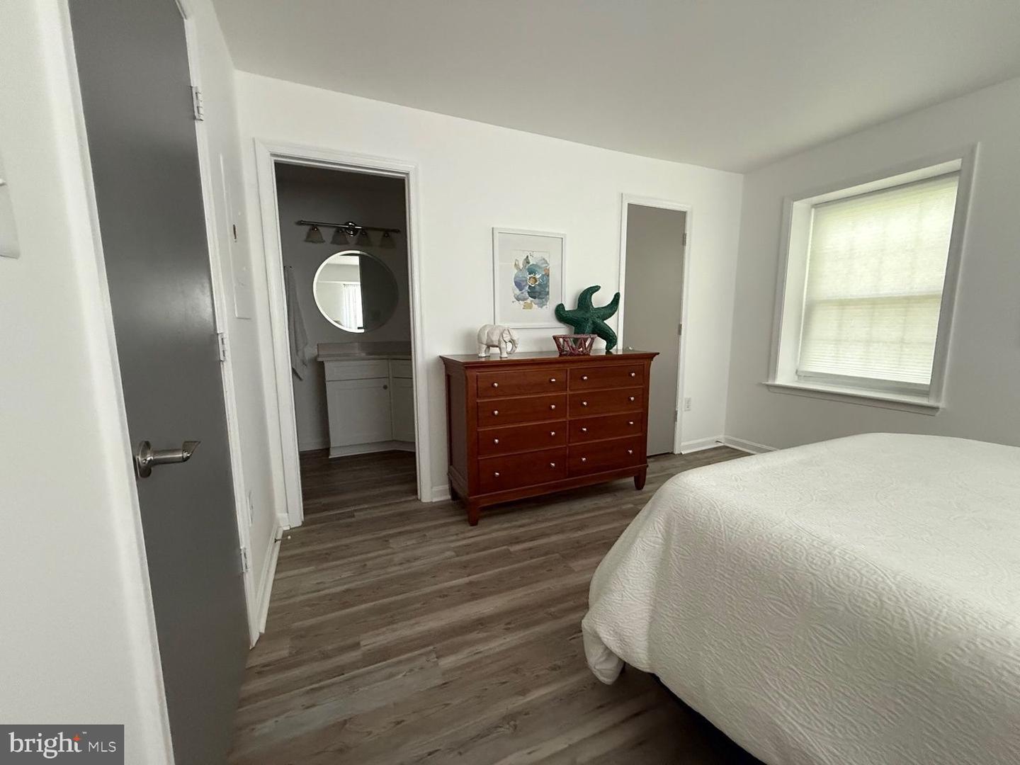 6903 VICTORIA DR #F, ALEXANDRIA, Virginia 22310, 2 Bedrooms Bedrooms, ,2 BathroomsBathrooms,Residential,For sale,6903 VICTORIA DR #F,VAFX2261982 MLS # VAFX2261982