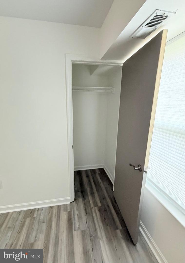 6903 VICTORIA DR #F, ALEXANDRIA, Virginia 22310, 2 Bedrooms Bedrooms, ,2 BathroomsBathrooms,Residential,For sale,6903 VICTORIA DR #F,VAFX2261982 MLS # VAFX2261982