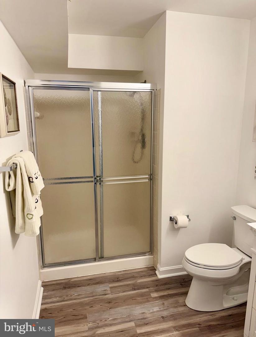 6903 VICTORIA DR #F, ALEXANDRIA, Virginia 22310, 2 Bedrooms Bedrooms, ,2 BathroomsBathrooms,Residential,For sale,6903 VICTORIA DR #F,VAFX2261982 MLS # VAFX2261982
