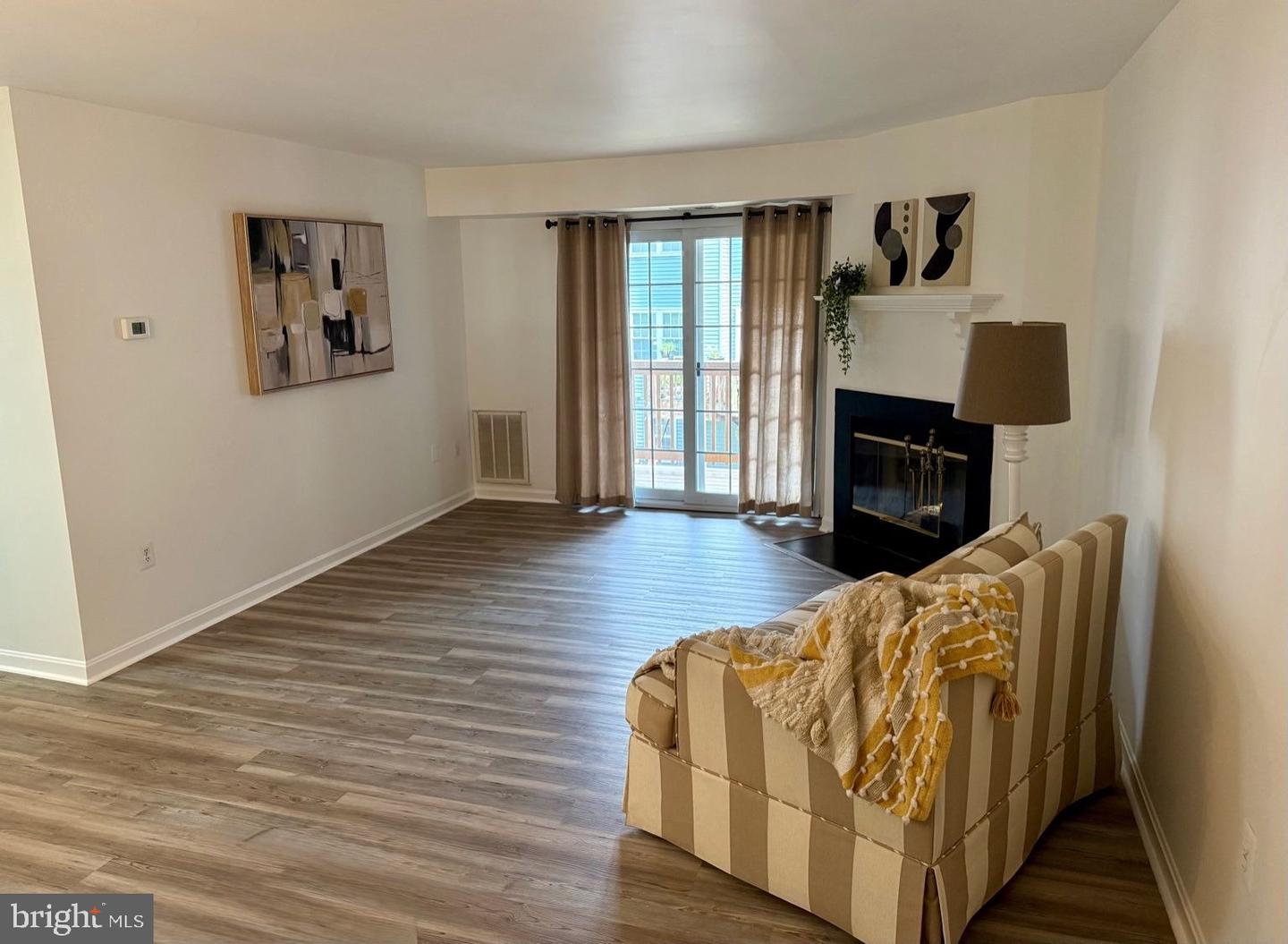 6903 VICTORIA DR #F, ALEXANDRIA, Virginia 22310, 2 Bedrooms Bedrooms, ,2 BathroomsBathrooms,Residential,For sale,6903 VICTORIA DR #F,VAFX2261982 MLS # VAFX2261982
