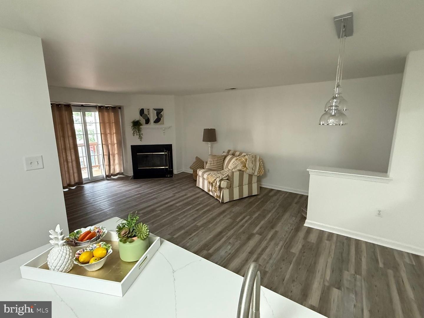 6903 VICTORIA DR #F, ALEXANDRIA, Virginia 22310, 2 Bedrooms Bedrooms, ,2 BathroomsBathrooms,Residential,For sale,6903 VICTORIA DR #F,VAFX2261982 MLS # VAFX2261982