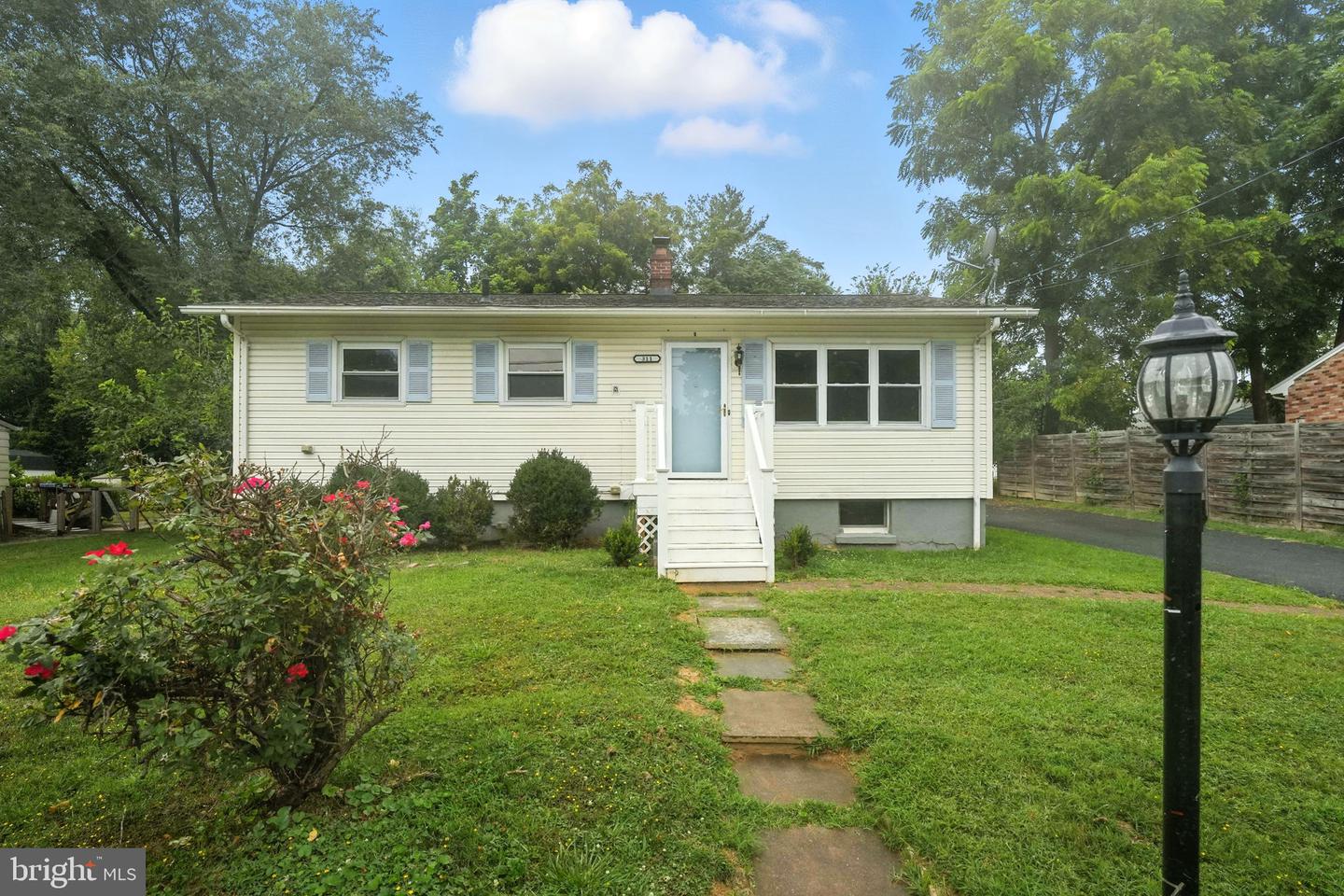 311 S 26TH ST, PURCELLVILLE, Virginia 20132, 3 Bedrooms Bedrooms, ,2 BathroomsBathrooms,Residential,For sale,311 S 26TH ST,VALO2104810 MLS # VALO2104810