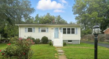 311 S 26TH ST, PURCELLVILLE, Virginia 20132, 3 Bedrooms Bedrooms, ,2 BathroomsBathrooms,Residential,For sale,311 S 26TH ST,VALO2104810 MLS # VALO2104810