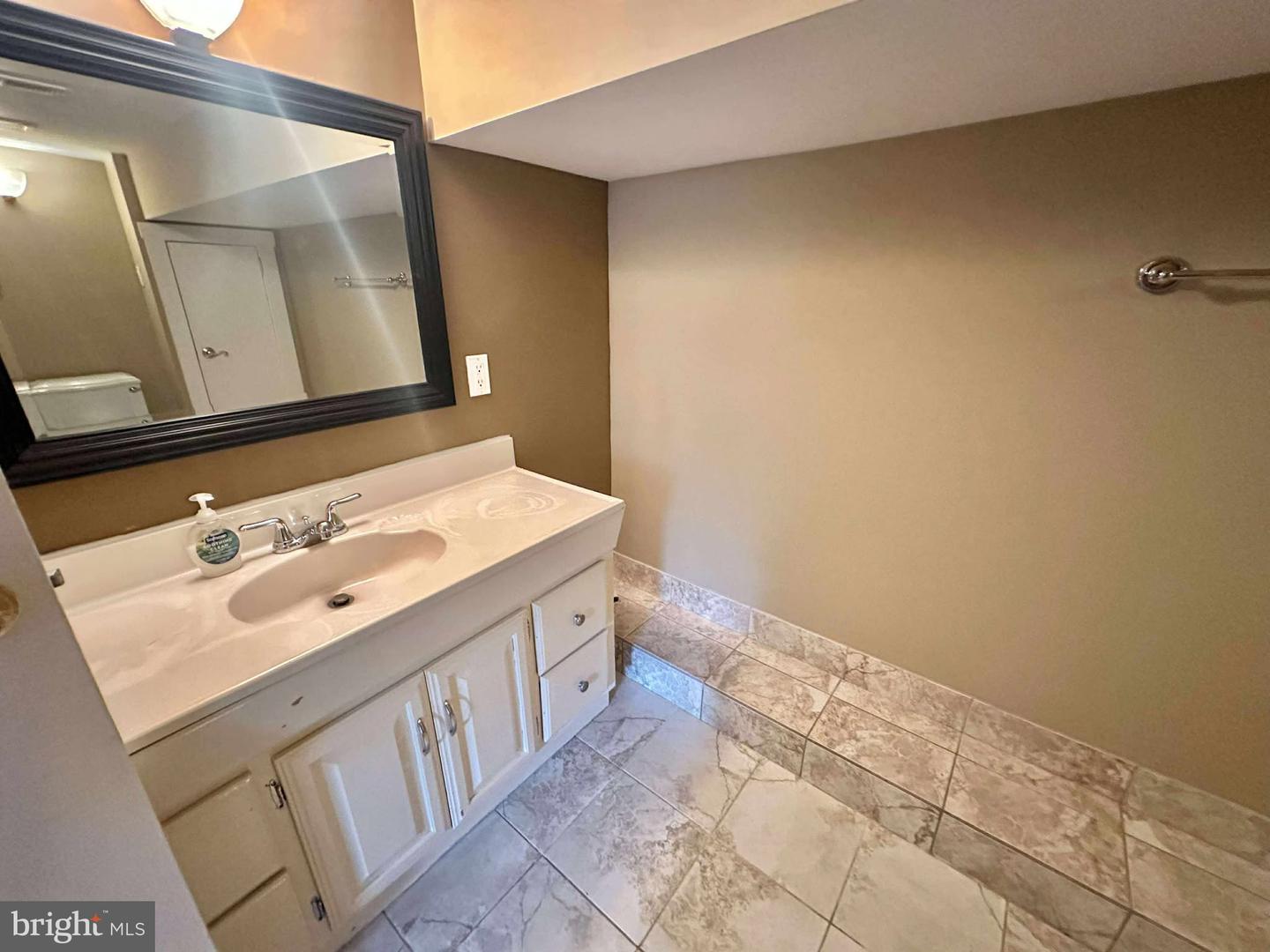 4709 7TH ST S, ARLINGTON, Virginia 22204, 3 Bedrooms Bedrooms, ,2 BathroomsBathrooms,Residential,For sale,4709 7TH ST S,VAAR2062426 MLS # VAAR2062426