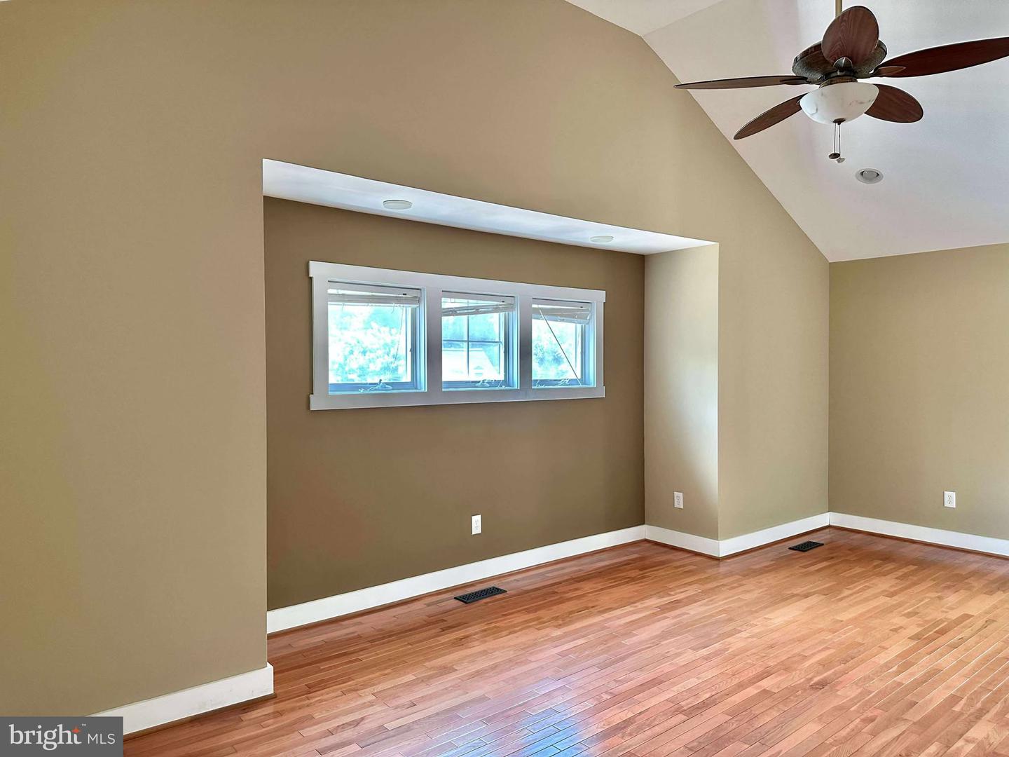 4709 7TH ST S, ARLINGTON, Virginia 22204, 3 Bedrooms Bedrooms, ,2 BathroomsBathrooms,Residential,For sale,4709 7TH ST S,VAAR2062426 MLS # VAAR2062426
