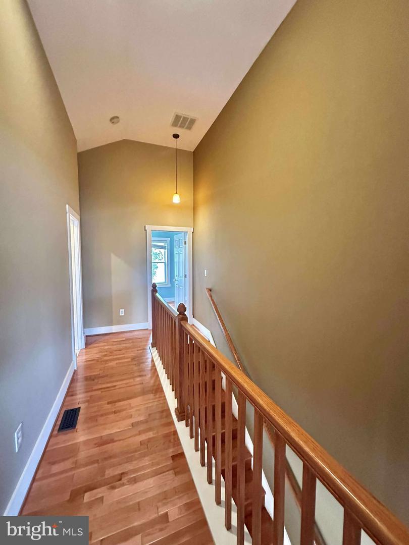 4709 7TH ST S, ARLINGTON, Virginia 22204, 3 Bedrooms Bedrooms, ,2 BathroomsBathrooms,Residential,For sale,4709 7TH ST S,VAAR2062426 MLS # VAAR2062426