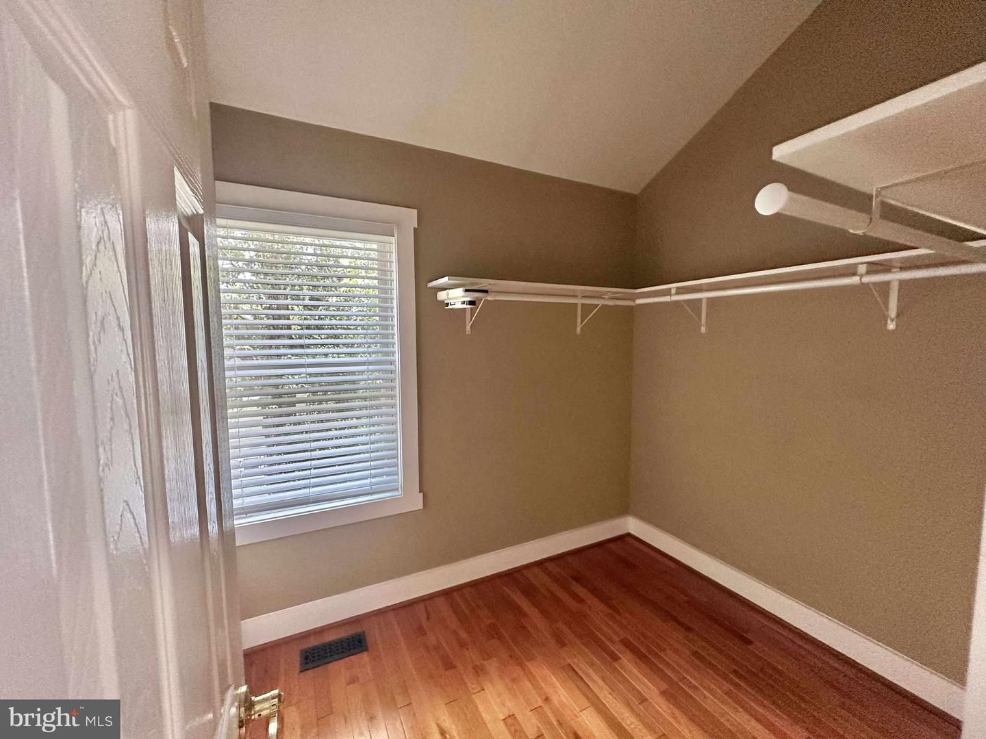 4709 7TH ST S, ARLINGTON, Virginia 22204, 3 Bedrooms Bedrooms, ,2 BathroomsBathrooms,Residential,For sale,4709 7TH ST S,VAAR2062426 MLS # VAAR2062426