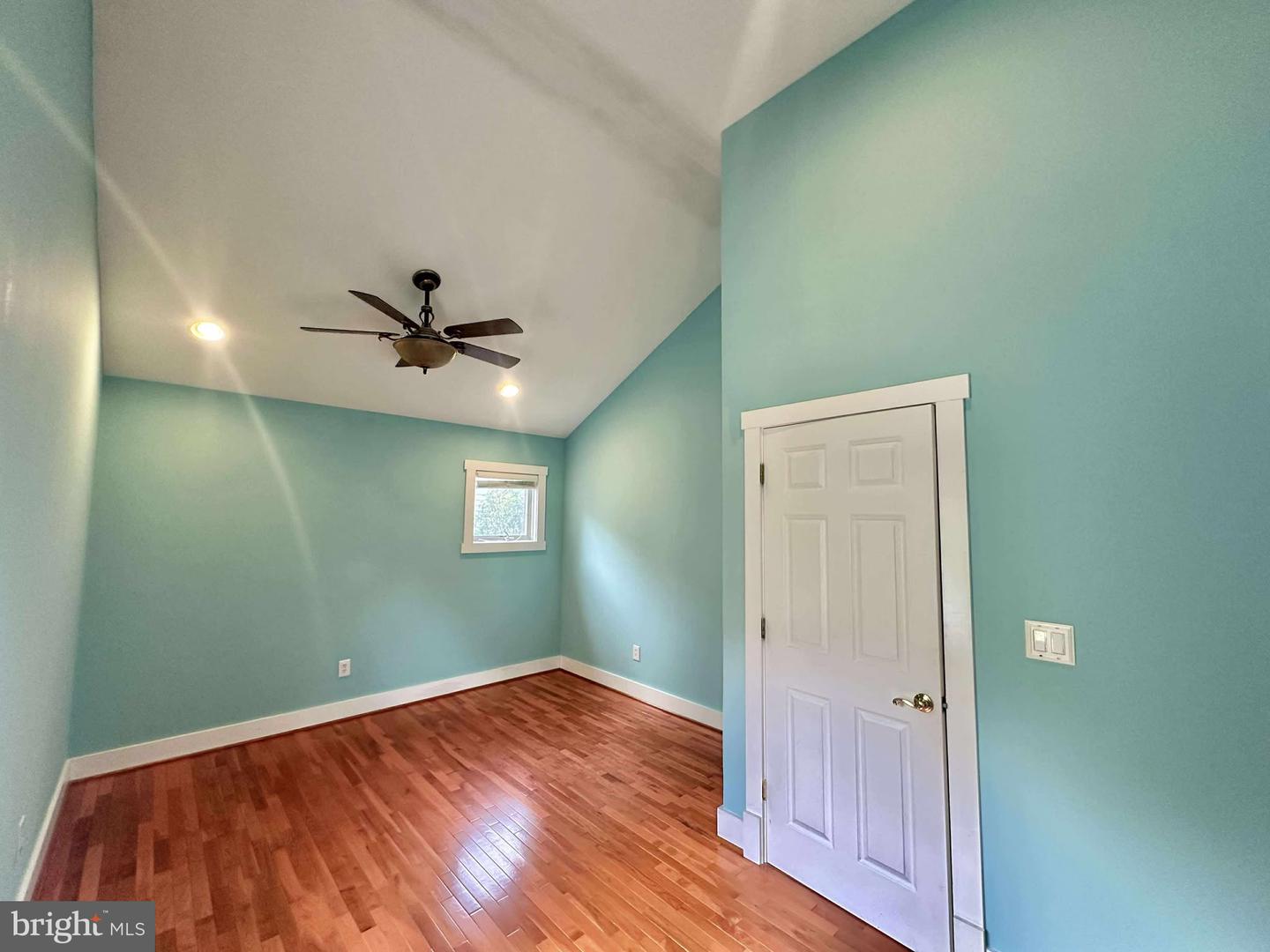 4709 7TH ST S, ARLINGTON, Virginia 22204, 3 Bedrooms Bedrooms, ,2 BathroomsBathrooms,Residential,For sale,4709 7TH ST S,VAAR2062426 MLS # VAAR2062426
