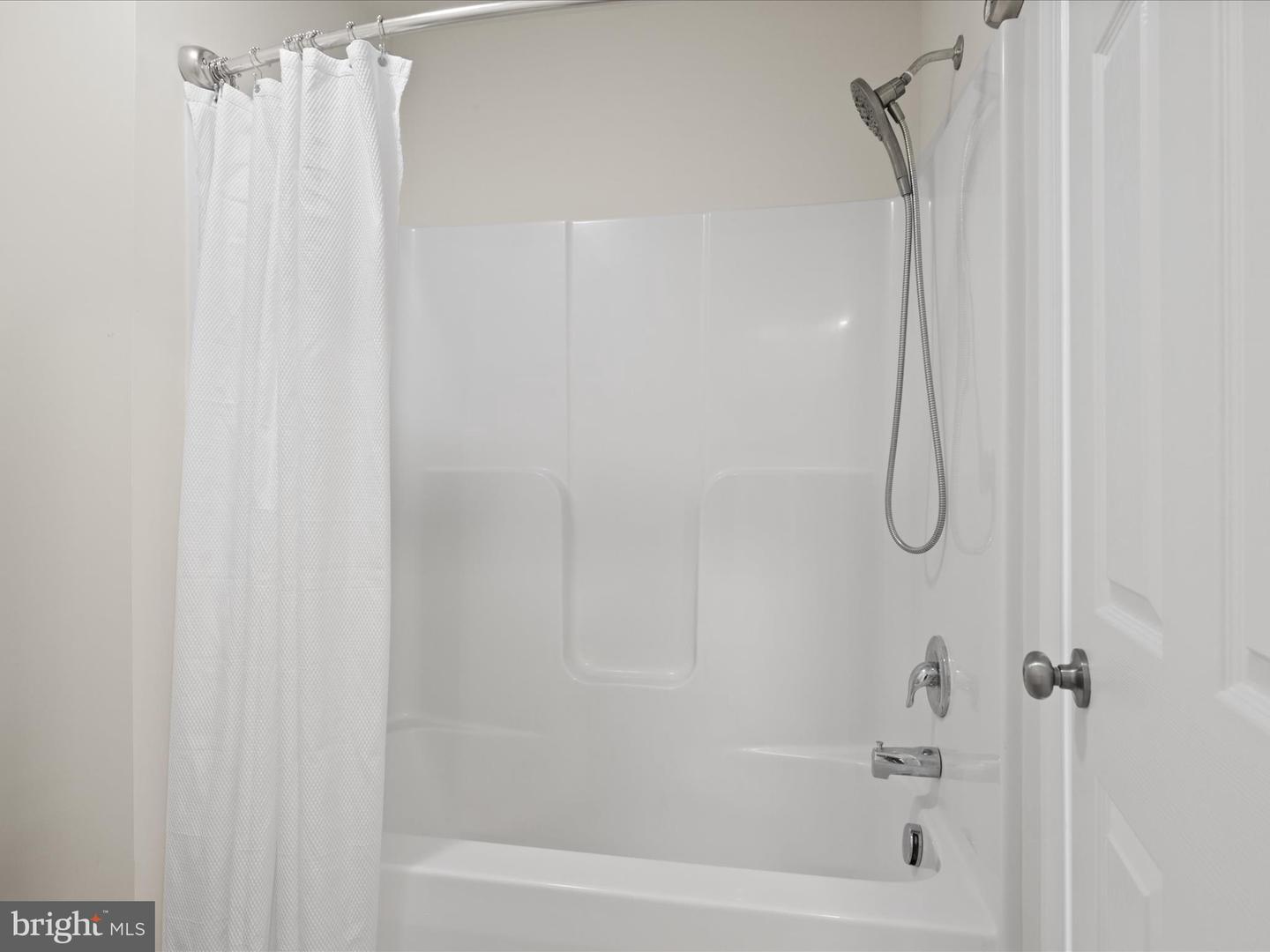 8509 ENGLESIDE ST, ALEXANDRIA, Virginia 22309, 3 Bedrooms Bedrooms, 9 Rooms Rooms,2 BathroomsBathrooms,Residential,For sale,8509 ENGLESIDE ST,VAFX2261994 MLS # VAFX2261994